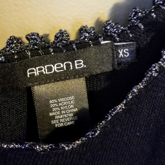 Arden B. Short Slv. Deep Scoop Neck Tie-back - Picture 3 of 3